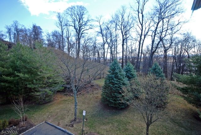 5 Slate Ct, Woodland Park, NJ 07424