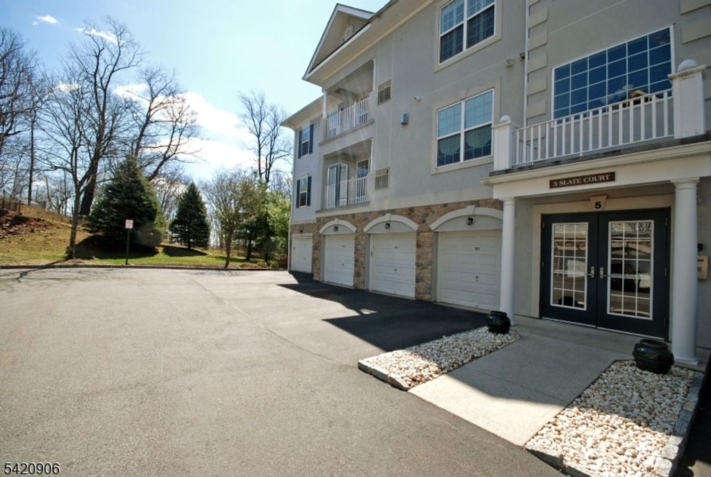 5 Slate Ct, Woodland Park, NJ 07424