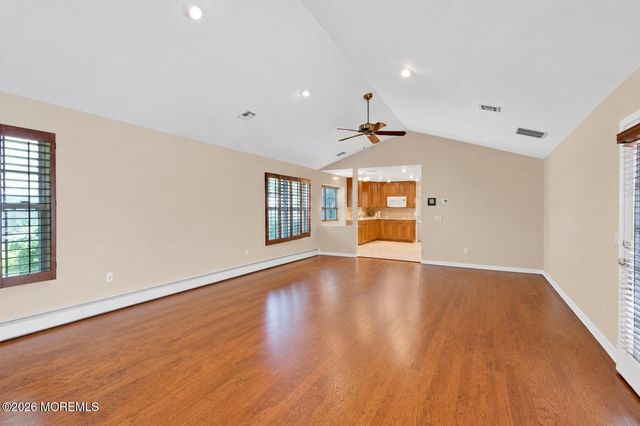52 Skyline Drive, Lakewood, NJ 08701