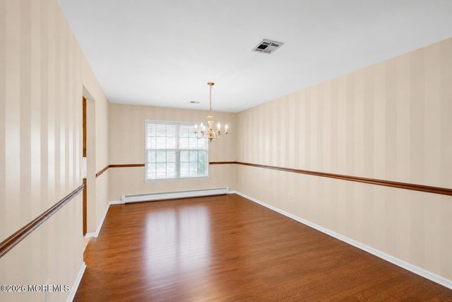 52 Skyline Drive, Lakewood, NJ 08701