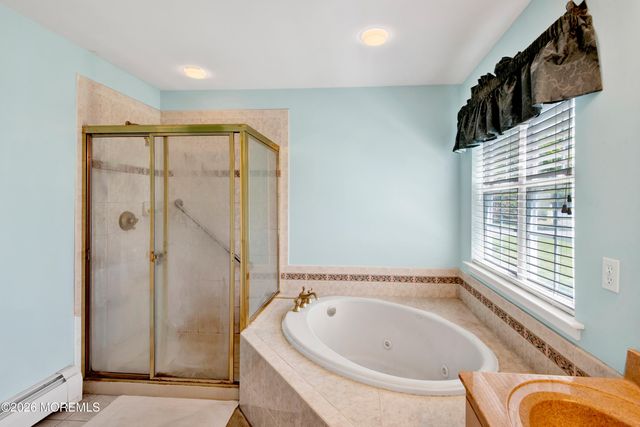 52 Skyline Drive, Lakewood, NJ 08701