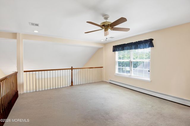 52 Skyline Drive, Lakewood, NJ 08701