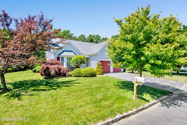 52 Skyline Drive, Lakewood, NJ 08701