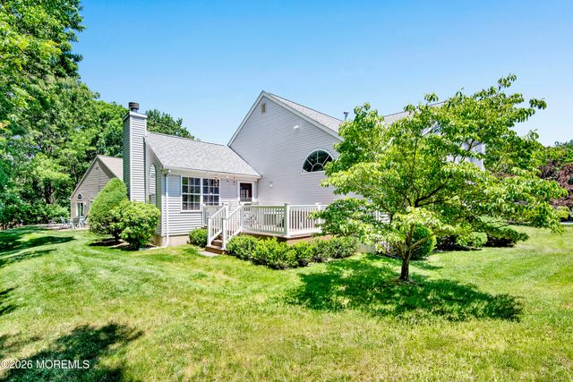 52 Skyline Drive, Lakewood, NJ 08701