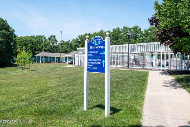 52 Skyline Drive, Lakewood, NJ 08701