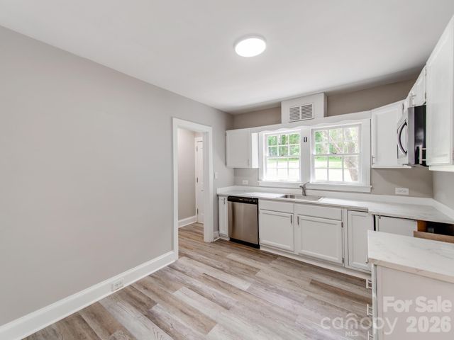 113 Falls Street, Morganton, NC 28655