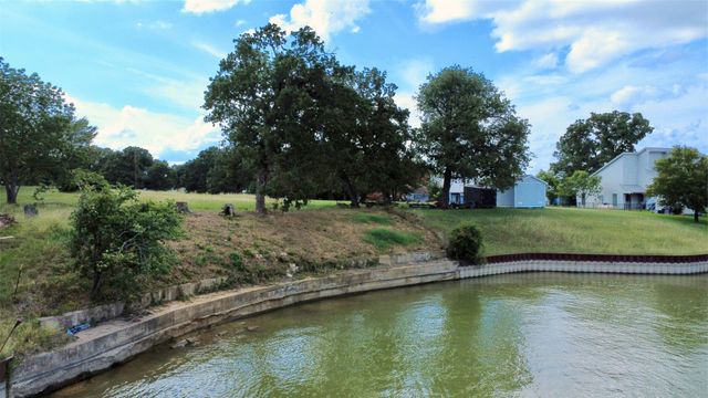 5001 Arrowhead Point, Streetman, TX 75859