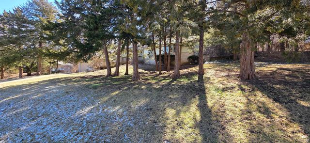 2909 Tatarrax Drive, Manhattan, KS 66502