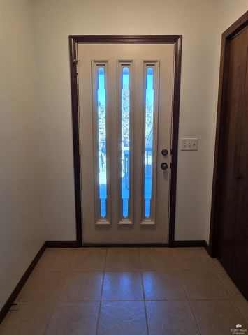 2909 Tatarrax Drive, Manhattan, KS 66502