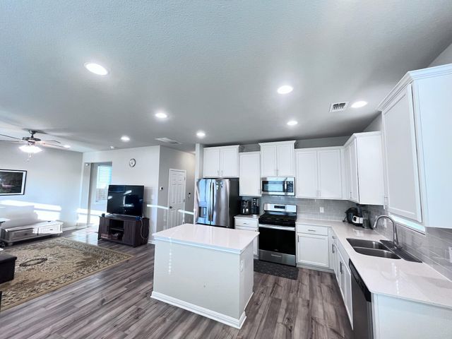 3200 College Park DR 83, Round Rock, TX 78664