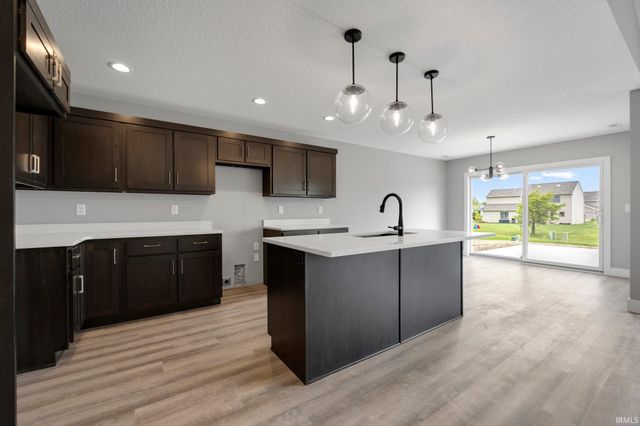 1308 Marsh Deer Run, Huntertown, IN 46748