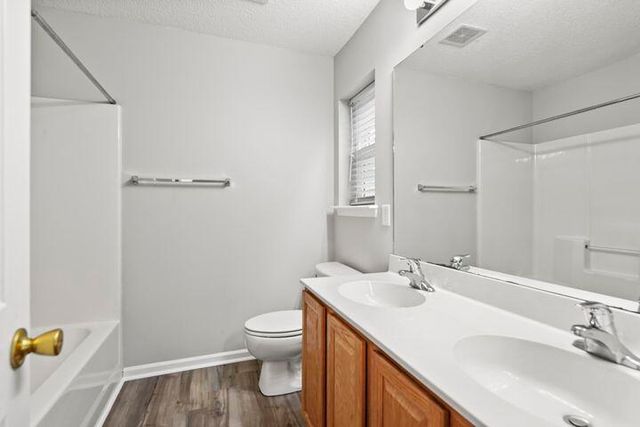 8010 Shadow Oak Drive, North Charleston, SC 29406