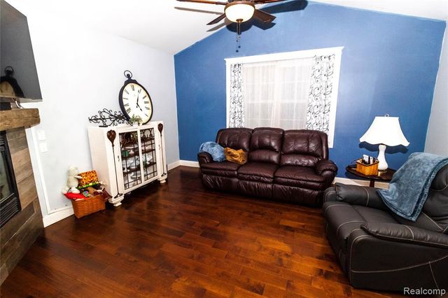 8314 Mill Pointe Court, Goodrich, MI 48438