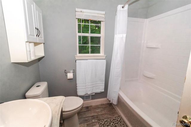 8314 Mill Pointe Court, Goodrich, MI 48438