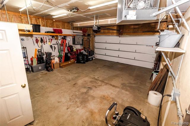 8314 Mill Pointe Court, Goodrich, MI 48438
