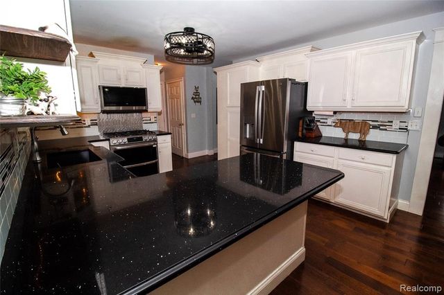 8314 Mill Pointe Court, Goodrich, MI 48438