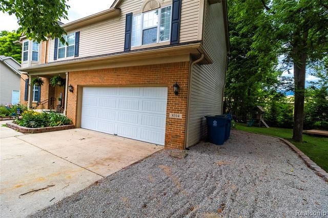 8314 Mill Pointe Court, Goodrich, MI 48438