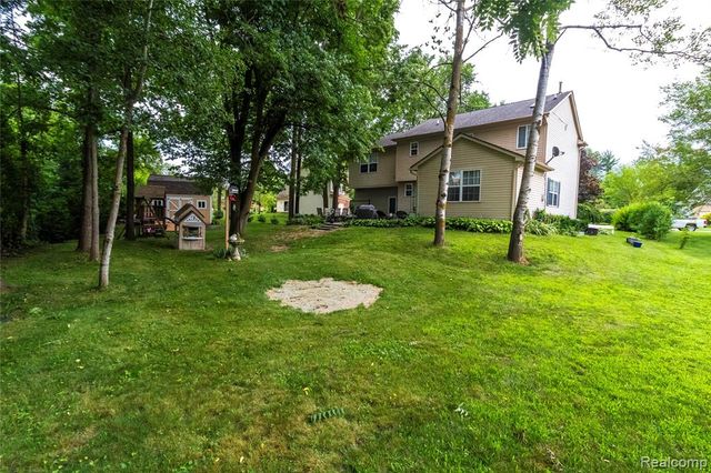8314 Mill Pointe Court, Goodrich, MI 48438
