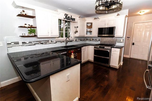 8314 Mill Pointe Court, Goodrich, MI 48438