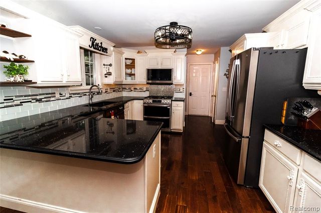 8314 Mill Pointe Court, Goodrich, MI 48438