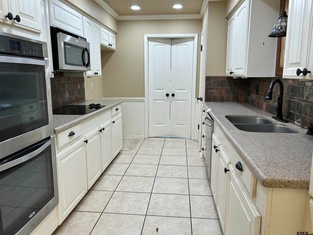 809 David Dr, Tyler, TX 75703