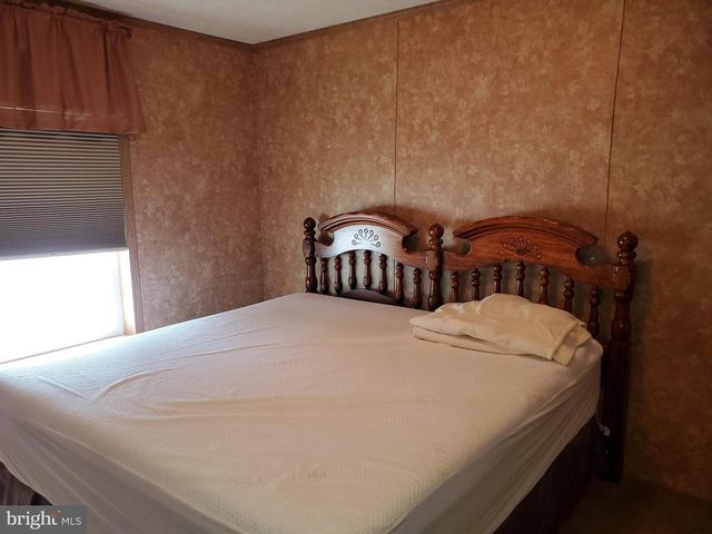516 ELM AVE, Hamburg, PA 19526