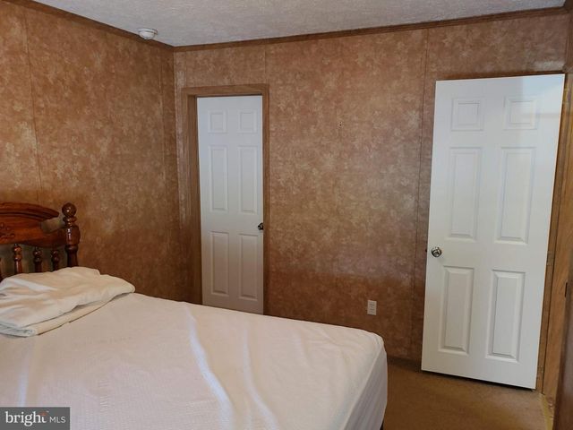 516 ELM AVE, Hamburg, PA 19526