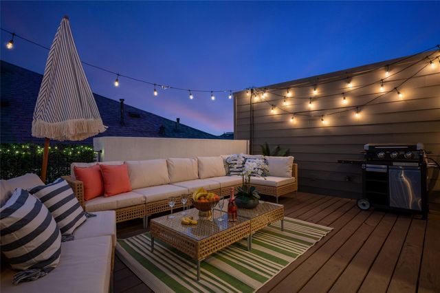 915 Thompson Street, Houston, TX 77007
