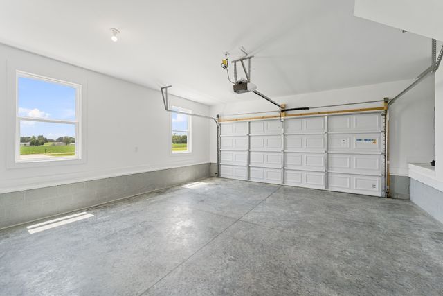 541 Clearview Rd, Cottontown, TN 37048