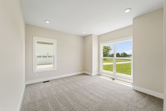 541 Clearview Rd, Cottontown, TN 37048