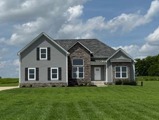 541 Clearview Rd, Cottontown, TN 37048