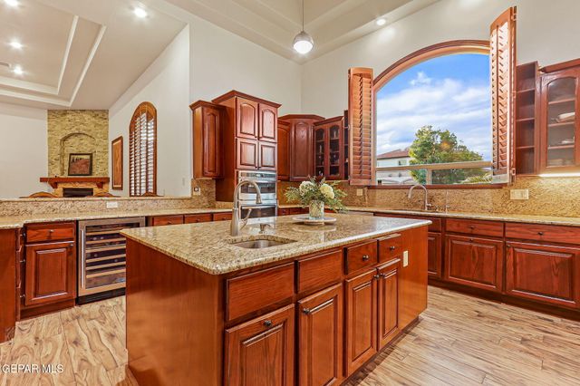 709 Woodfield Drive, El Paso, TX 79932