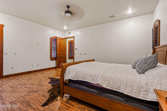 709 Woodfield Drive, El Paso, TX 79932