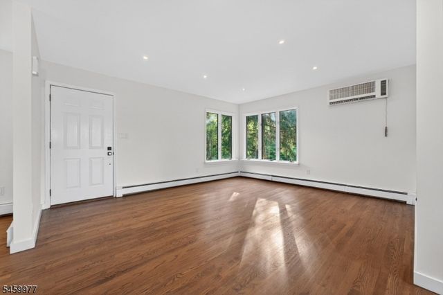6 RACE STREET, Union Twp., NJ 08867