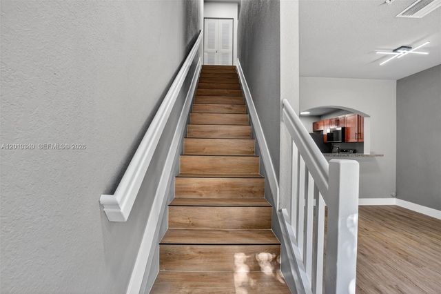 7995 NW 8th St 100C, Miami, FL 33126