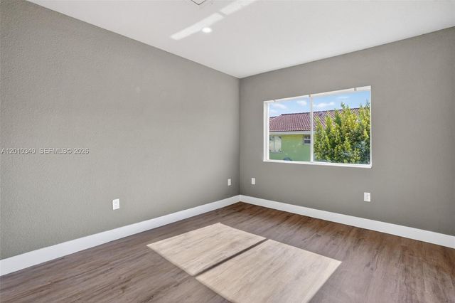 7995 NW 8th St 100C, Miami, FL 33126