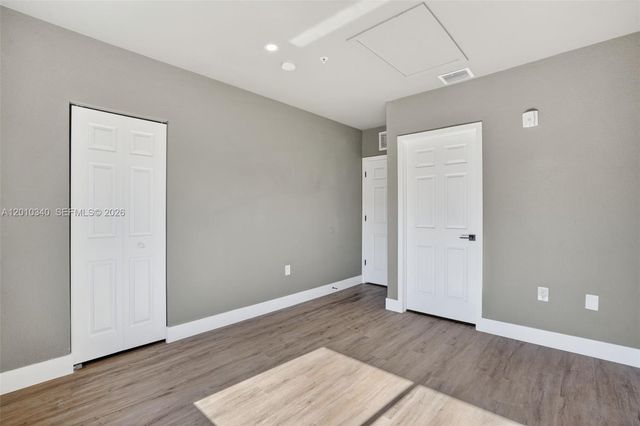 7995 NW 8th St 100C, Miami, FL 33126