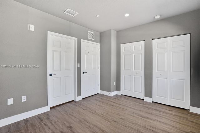 7995 NW 8th St 100C, Miami, FL 33126