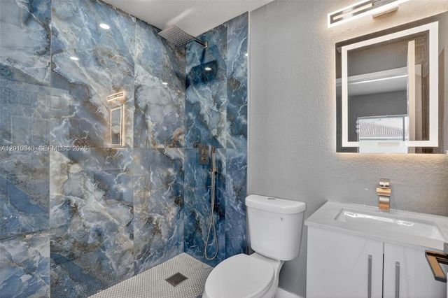 7995 NW 8th St 100C, Miami, FL 33126