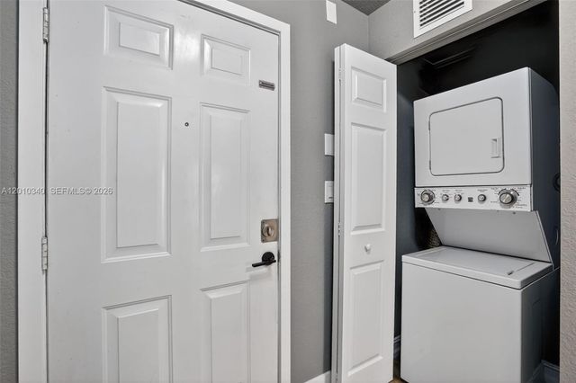 7995 NW 8th St 100C, Miami, FL 33126