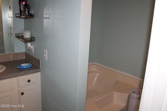 6370 Honey Hill Road, Hallsboro, NC 28442