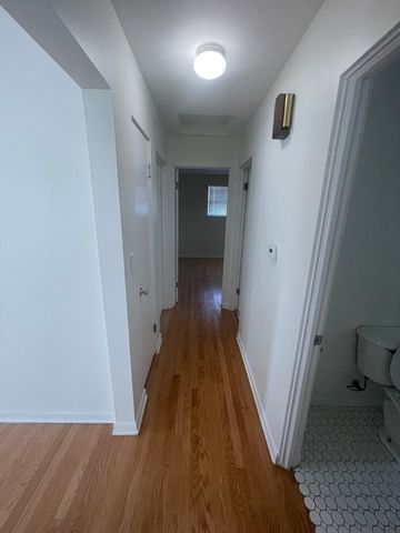 9521 N Kildare Avenue, Skokie, IL 60076