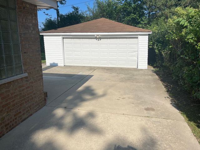 9521 N Kildare Avenue, Skokie, IL 60076