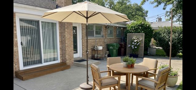 9521 N Kildare Avenue, Skokie, IL 60076