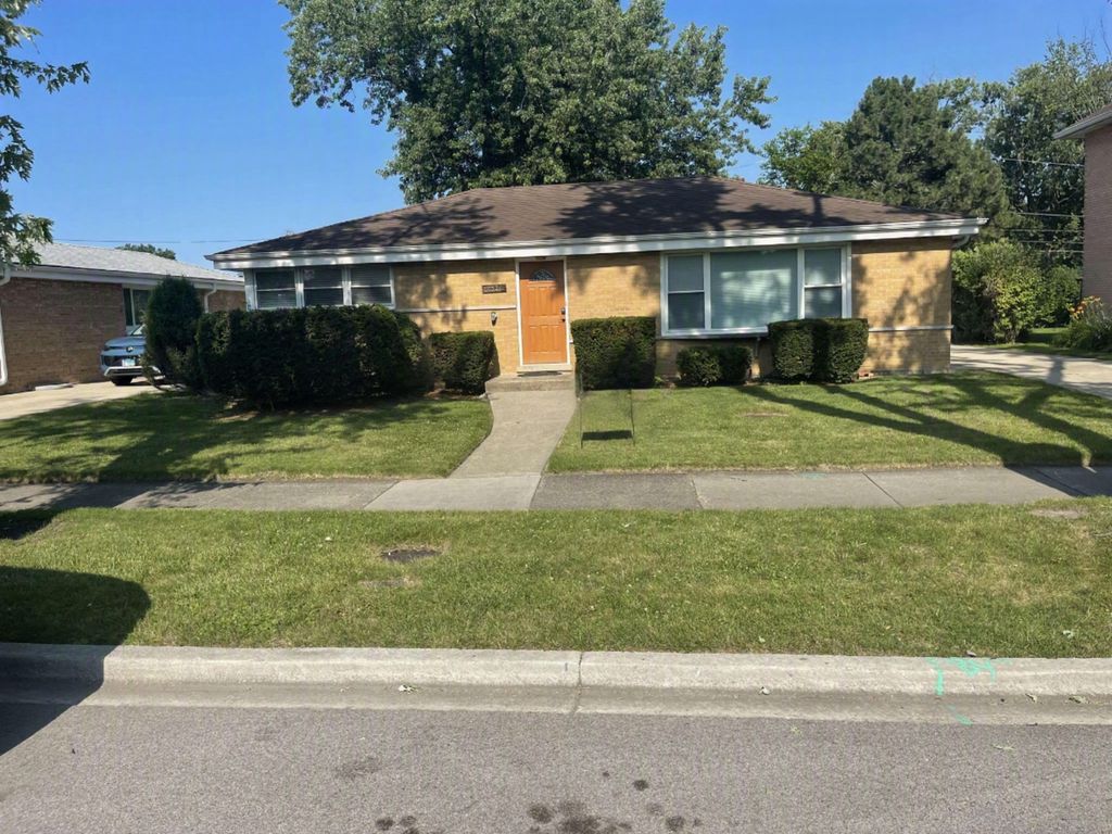 9521 N Kildare Avenue, Skokie, IL 60076