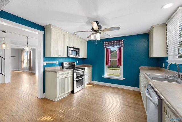 201 Day Street, Hartselle, AL 35640