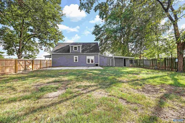 201 Day Street, Hartselle, AL 35640
