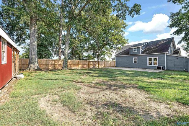 201 Day Street, Hartselle, AL 35640