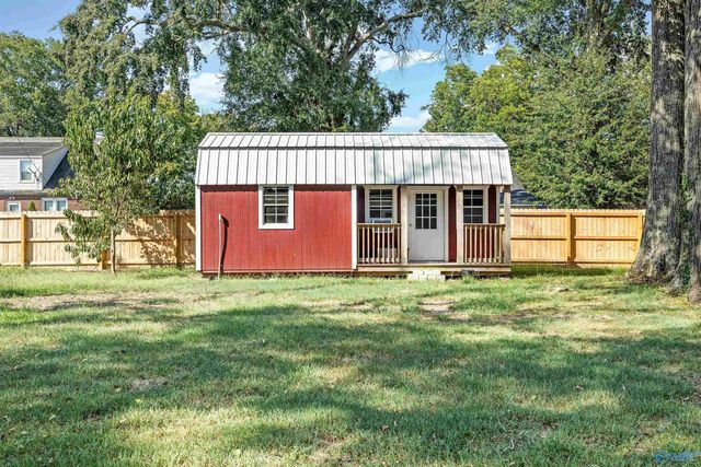 201 Day Street, Hartselle, AL 35640