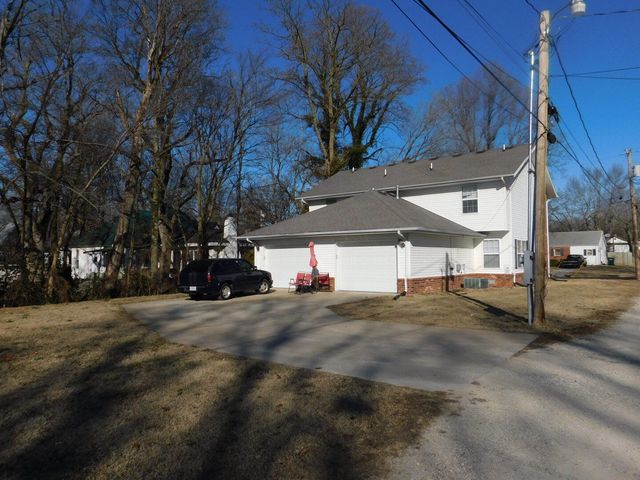 409 W Dunn, Monett, MO 65708